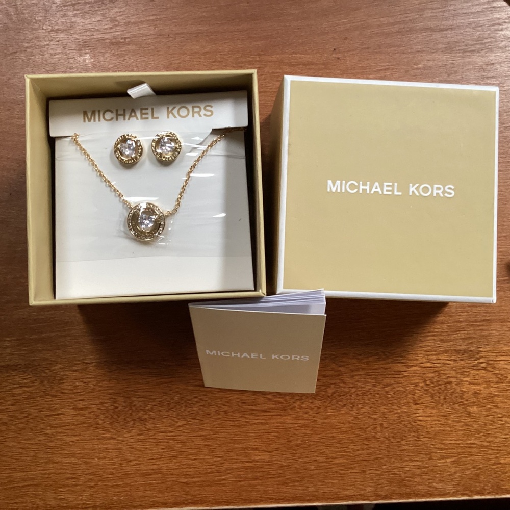 Michael Kors Jewelry Set Necklace and Earrings New in Box - Picture 9 of 10